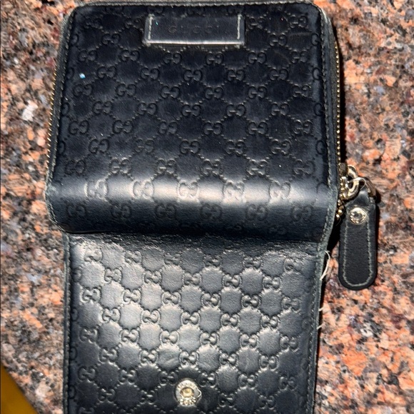 Gucci Black Embossed Leather Wallet - Picture 1 of 5